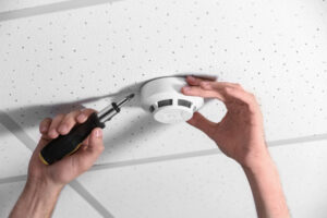 Why to Never Perform a DIY Smoke Alarm Installation